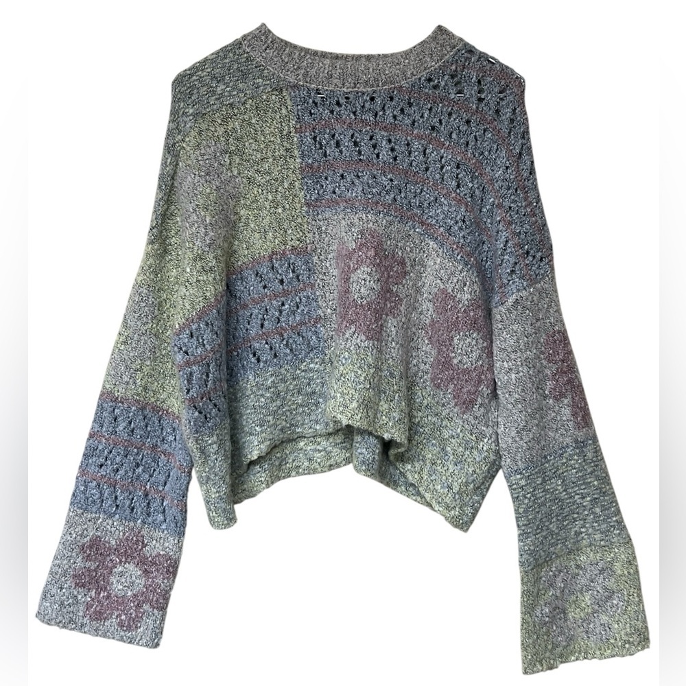 Sincerely Jules NWT pastel knit crew neck cropped floral bell sleeve sweater - Picture 2 of 13